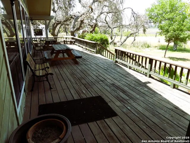 3078 Goat Hill Road Lakehills, TX 78063