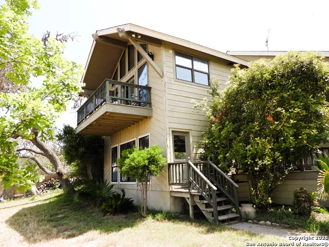 3078 Goat Hill Road Lakehills, TX 78063