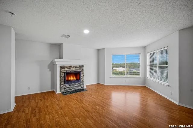 25 High Mdw Lytle, TX 78052