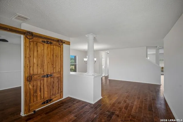 25 High Mdw Lytle, TX 78052