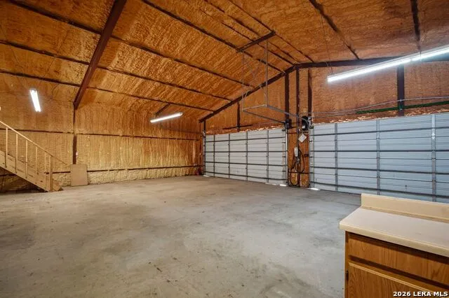 25 High Mdw Lytle, TX 78052