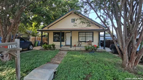 1819 W Wildwood