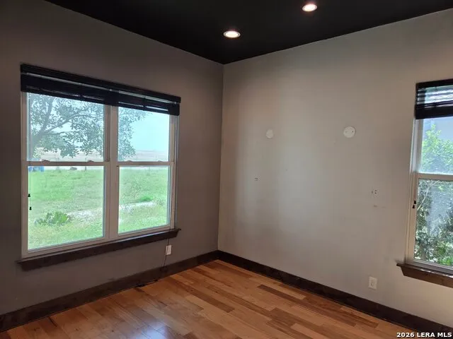 2270 County Road 306 Floresville, TX 78114