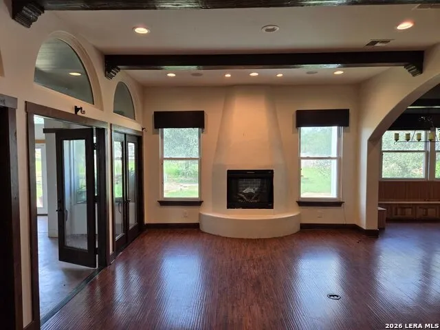 2270 County Road 306 Floresville, TX 78114