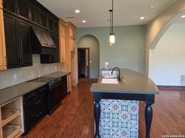 2270 County Road 306 Floresville, TX 78114