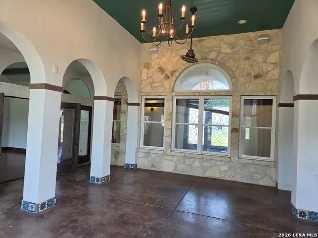 2270 County Road 306 Floresville, TX 78114