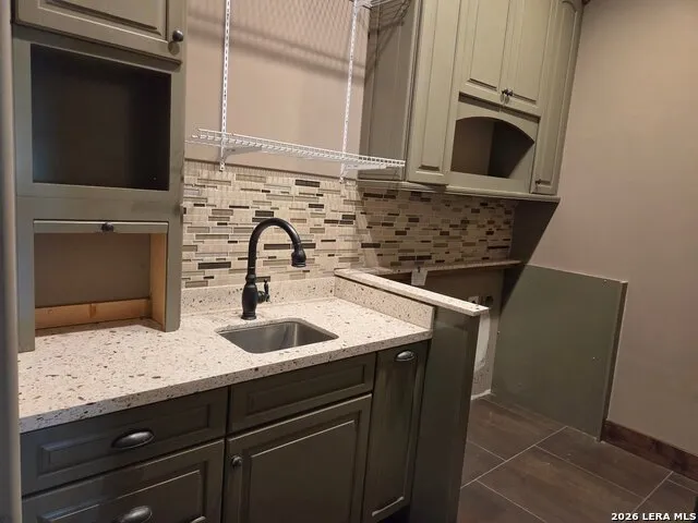2270 County Road 306 Floresville, TX 78114