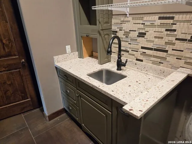 2270 County Road 306 Floresville, TX 78114