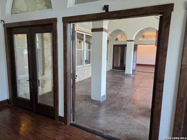 2270 County Road 306 Floresville, TX 78114