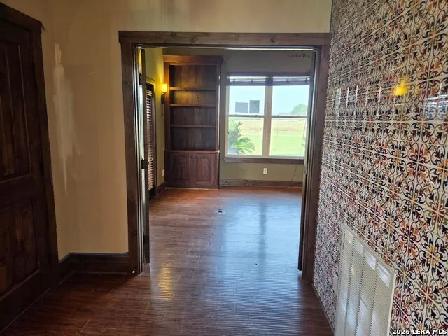 2270 County Road 306 Floresville, TX 78114