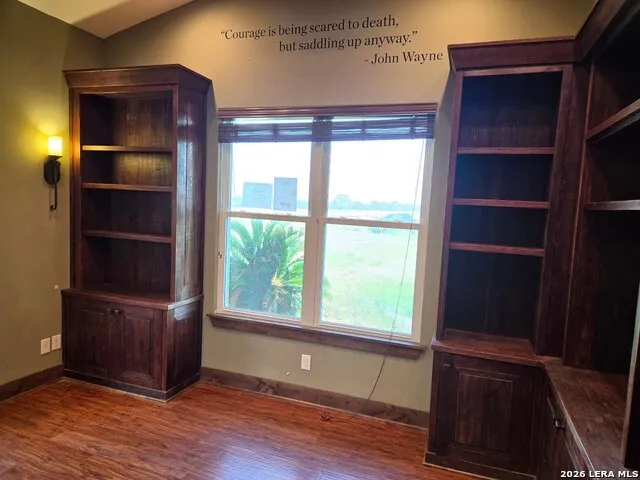 2270 County Road 306 Floresville, TX 78114