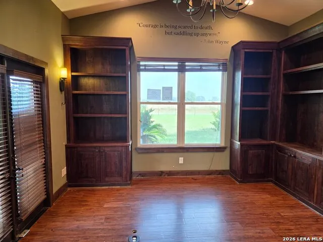 2270 County Road 306 Floresville, TX 78114
