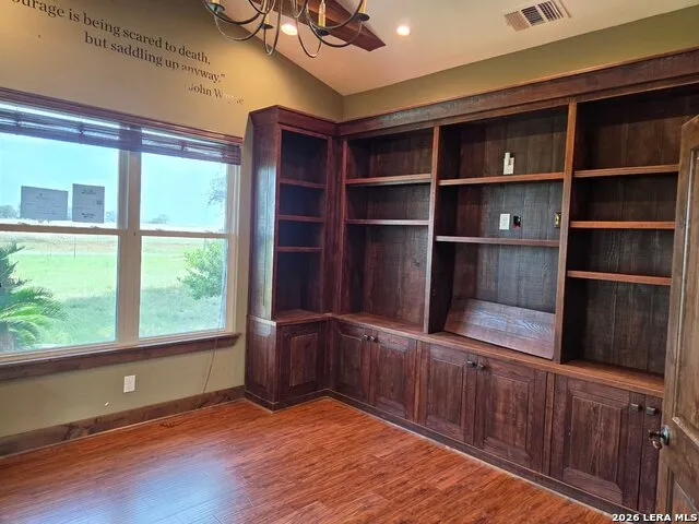 2270 County Road 306 Floresville, TX 78114