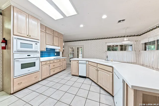 2773 DIAMOND TRL New Braunfels, TX 78132