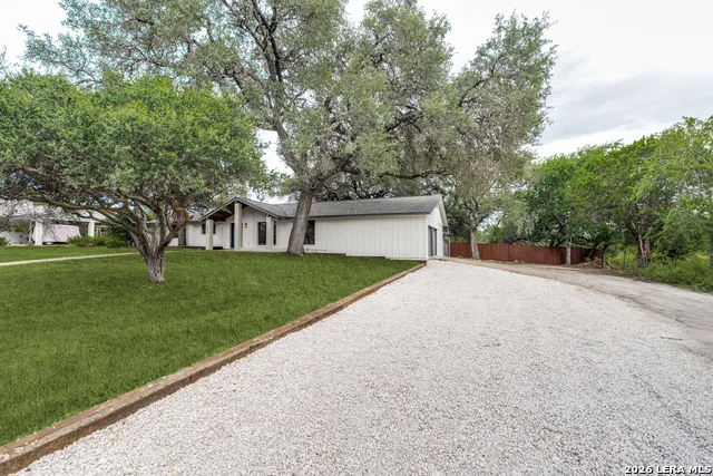 612 SKYFOREST DR Hollywood Park, TX 78232