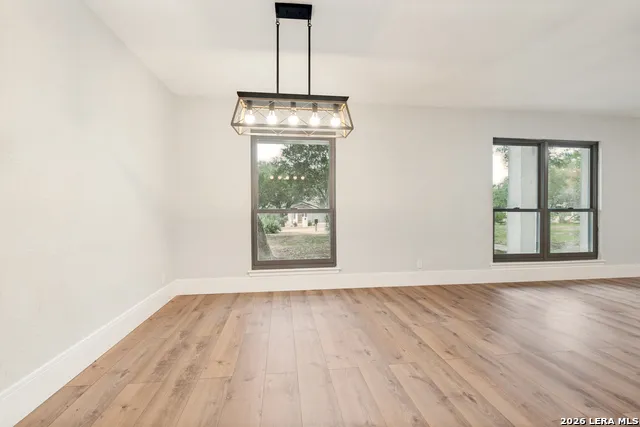 612 SKYFOREST DR Hollywood Park, TX 78232