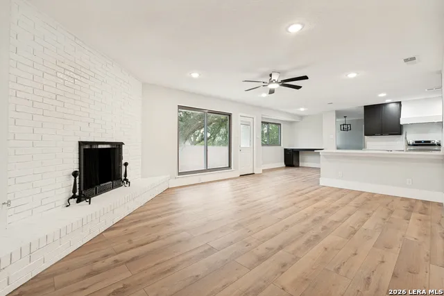 612 SKYFOREST DR Hollywood Park, TX 78232