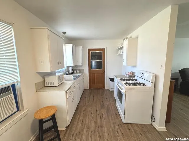 604 Mockingbird Devine, TX 78016