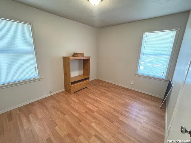 604 Mockingbird Devine, TX 78016