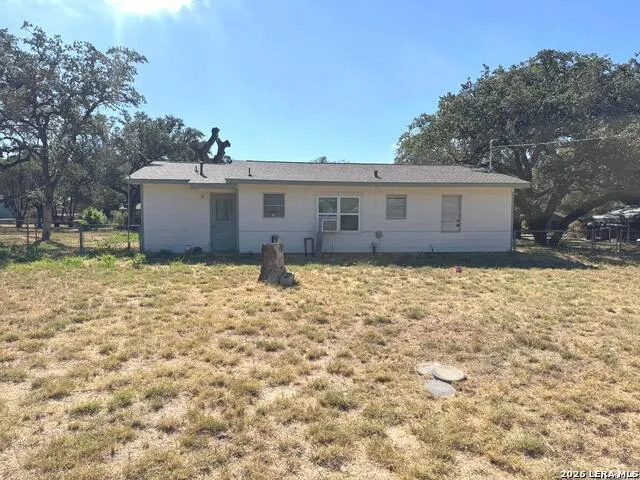 604 Mockingbird Devine, TX 78016