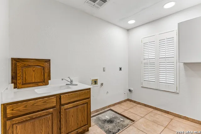115 Springwood Ln San Antonio, TX 78216