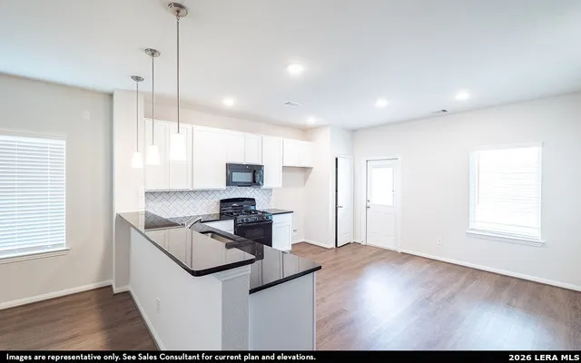 12923 AUDREY HBR Von Ormy, TX 78073