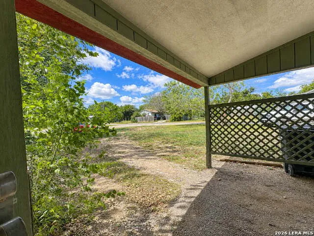 1117 30TH ST Hondo, TX 78861