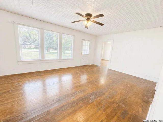 1117 30TH ST Hondo, TX 78861