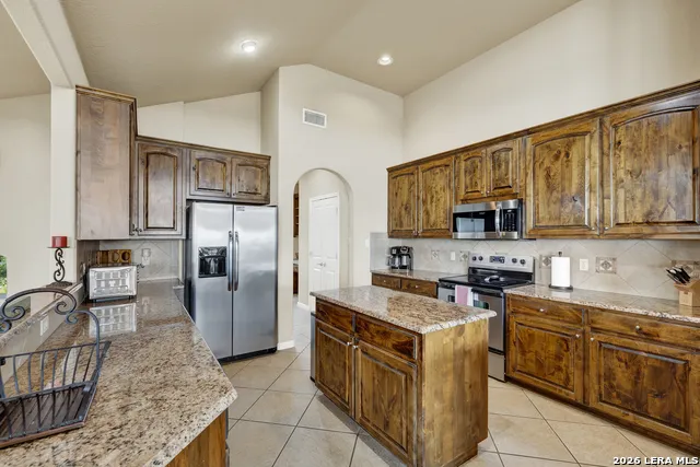 1525 W LAKESIDE DR Canyon Lake, TX 78133