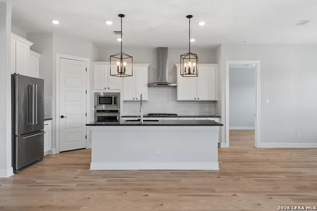 204 AZALEA ALY Castroville, TX 78009