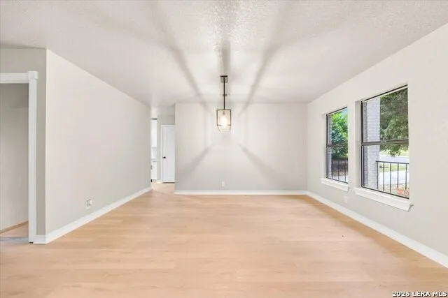 7738 OAKHILL PARK DR San Antonio, TX 78249
