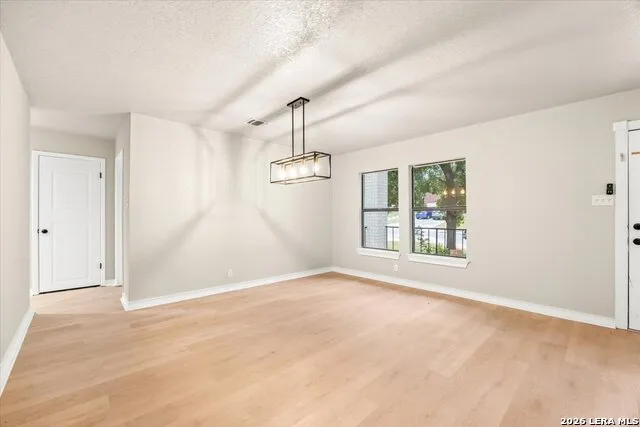 7738 OAKHILL PARK DR San Antonio, TX 78249