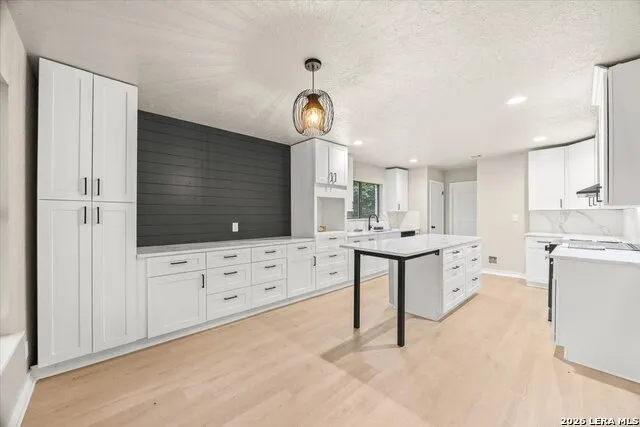 7738 OAKHILL PARK DR San Antonio, TX 78249