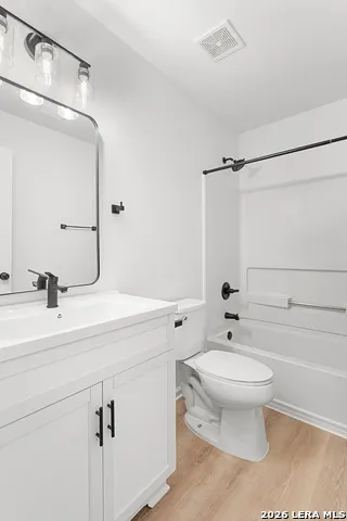 6814 SAHARASTONE DR Converse, TX 78109