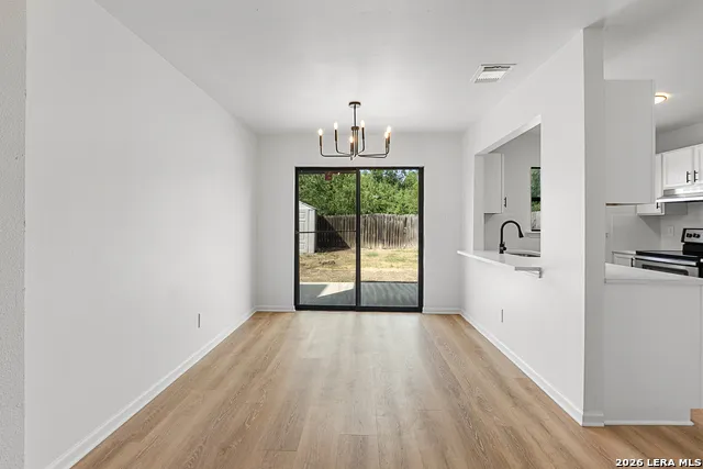 6814 SAHARASTONE DR Converse, TX 78109