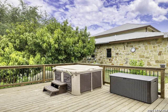 59 Deer Run Trail Concan, TX 78838