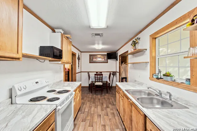 13073 FM 775 La Vernia, TX 78121