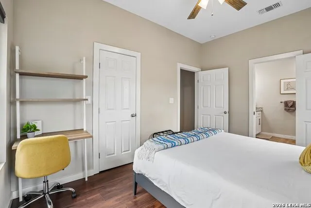 706 S OLIVE ST San Antonio, TX 78203