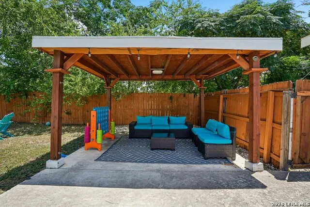 706 S OLIVE ST San Antonio, TX 78203