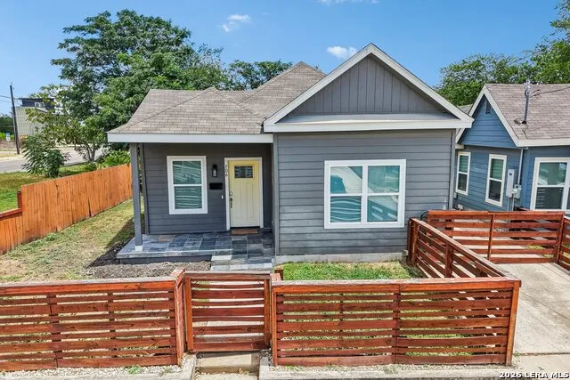 706 S OLIVE ST San Antonio, TX 78203