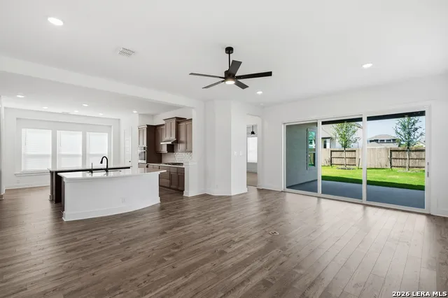 2243 Altiplano San Antonio, TX 78245