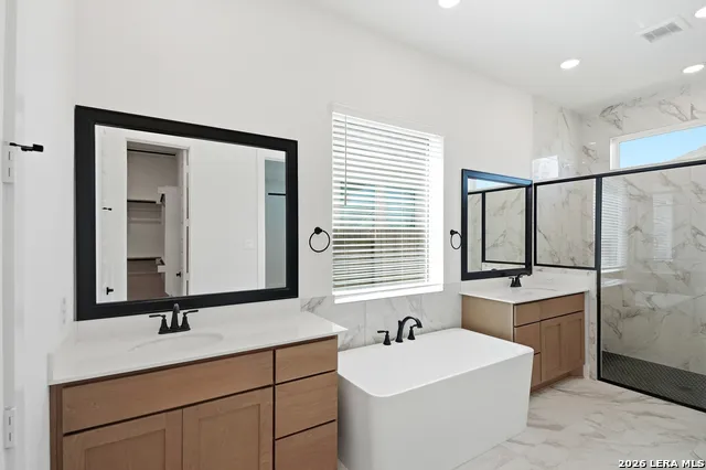 2243 Altiplano San Antonio, TX 78245