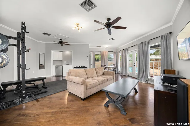 200 Sir Arthur Ct Castle Hills, TX 78213