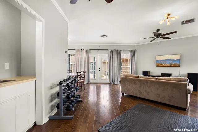 200 Sir Arthur Ct Castle Hills, TX 78213