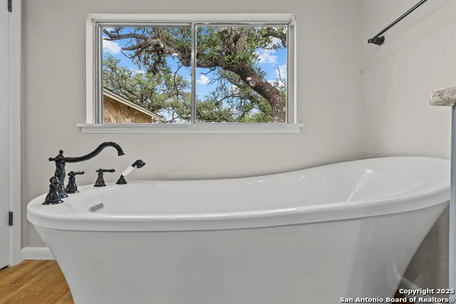 224 LOWER CRABAPPLE RD Fredericksburg, TX 78624