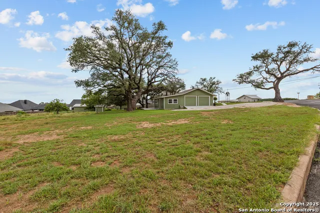 224 LOWER CRABAPPLE RD Fredericksburg, TX 78624