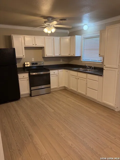 302 E Byrd Blvd Universal City, TX 78148