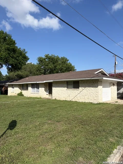 302 E Byrd Blvd Universal City, TX 78148