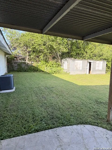 302 E Byrd Blvd Universal City, TX 78148