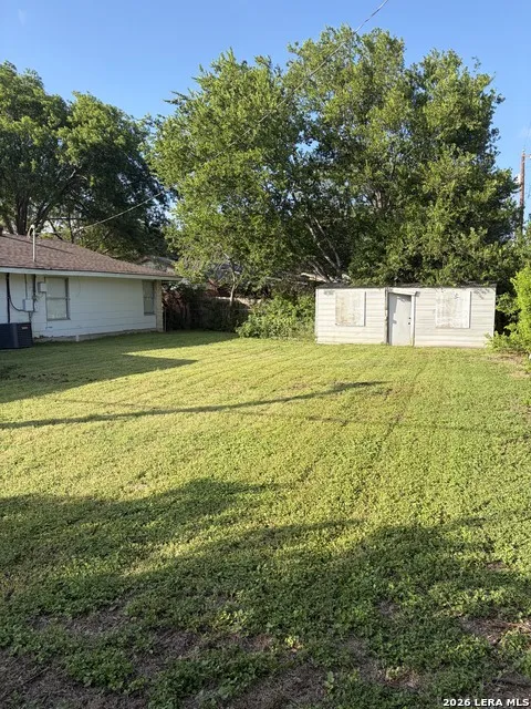 302 E Byrd Blvd Universal City, TX 78148